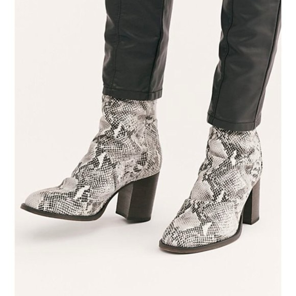 Free People Elle Block Heel Boots White Snake Effect Slouch Leather Size 37